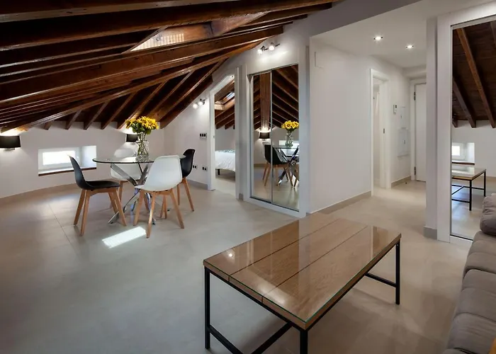INMálaga Penthouse Santos Suites